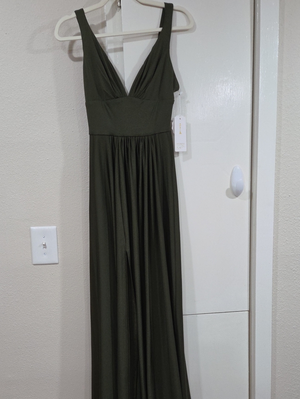 VIP Bridal Elegant Olive Green V-Neck Maxi Dress
